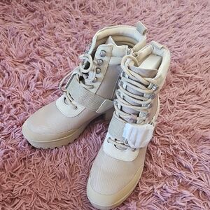 Steve Madden Beige Grady Lace-Up Boots